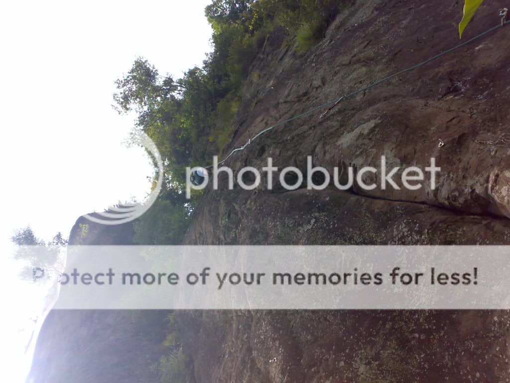 jidat panjat tebing hampir nyampai