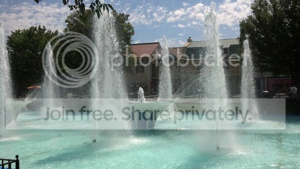 Fountains2_zps585ab59b.jpg